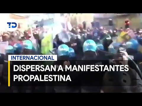 Dispersan a manifestantes propalestina con un cañón de agua en Italia