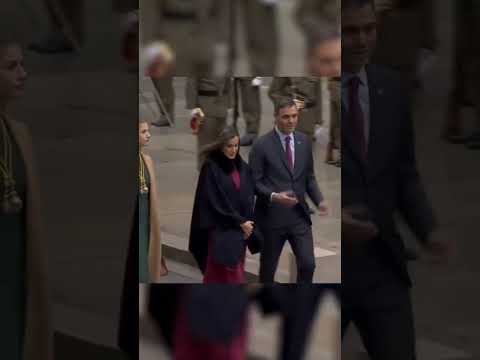 Letizia, la princesa Leonor y Pedro Sánchez entran juntos al Congreso