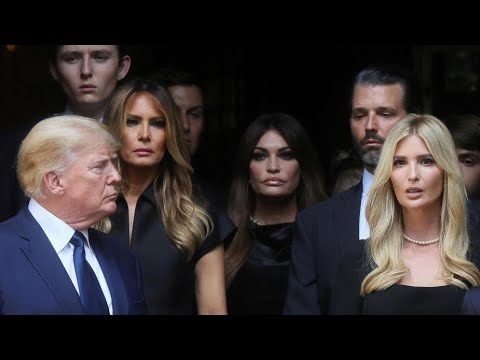 Obsèques d’Ivana Trump : ses enfants anéanties face au cercueil, Trump et Mélania en soutient