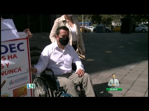 Personas con discapacidad presentan denuncia en fiscalía