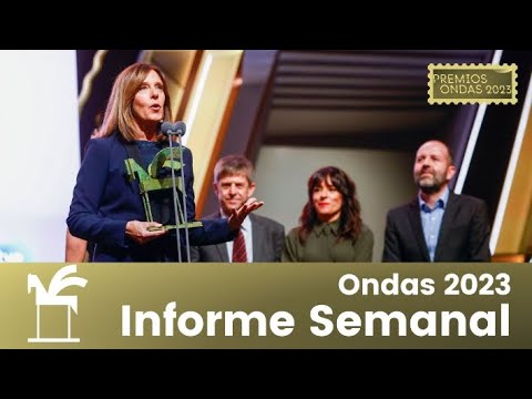 Ana Blanco, emocionada al recoger el Ondas como mejor programa de actualidad para Informe Semanal