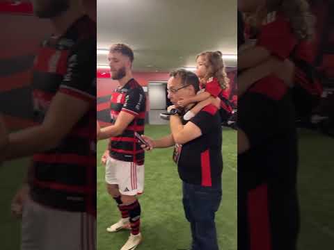 O NEYMAR FOI PRO VESTIÁRIO DO FLAMENGO E TROCOU MÓ RESENHA COM OS ZAGUEIROS DO MENGÃO!   #shorts