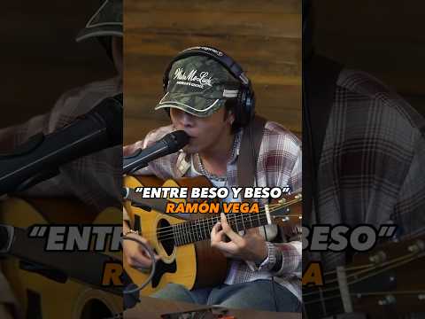 Ramón Vega le rinde homenaje a Josi Cuen cantando “Entre beso y beso”.  #JessieEnExa