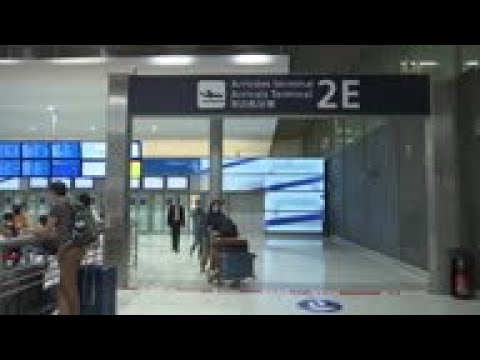 Virus testing on arrivals at Paris airport