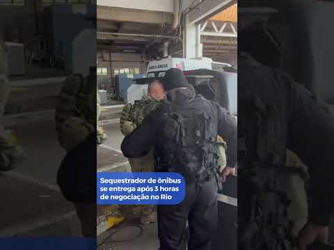 Sequestrador se entrega após manter reféns por três horas na rodoviária do Rio