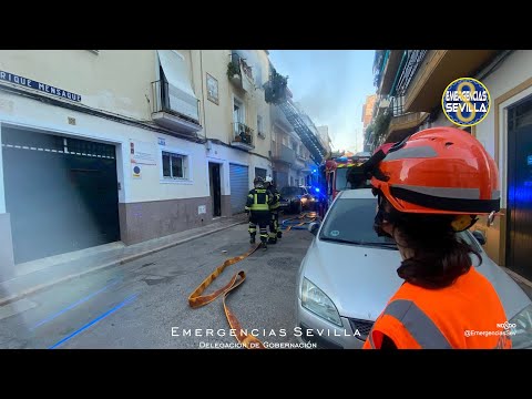 Un fallecido y una hospitalizada crítica por un incendio en su vivienda de Sevilla