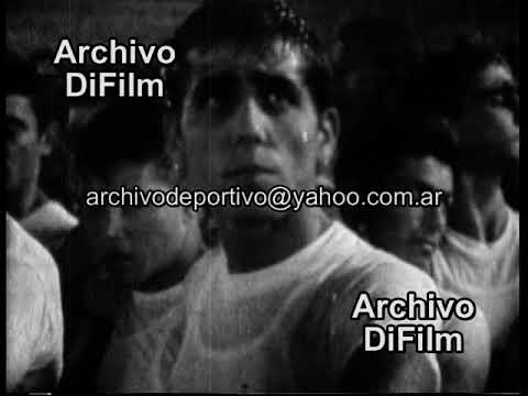Fidel Castro junto a deportistas atletas cubanos - Año 1965 DiFilm