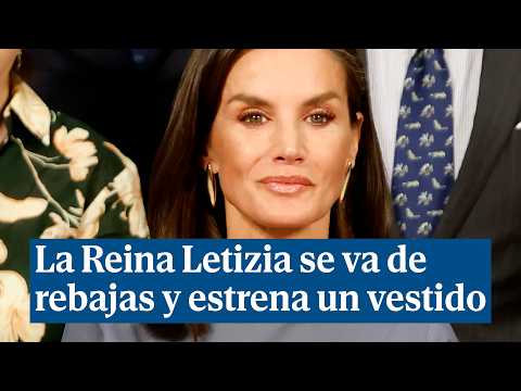 La Reina Letizia se va de rebajas y estrena un vestido de Adolfo Domínguez