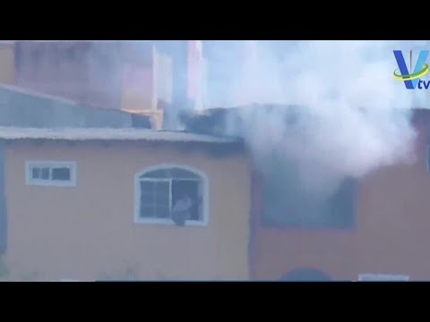Vivienda incendiada en la residencial Altos del Trapiche