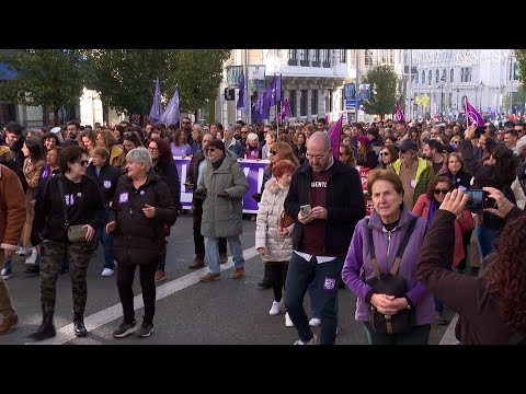 Feministas recorren Madrid y piden unidad con lemas por el fin de la prostitución