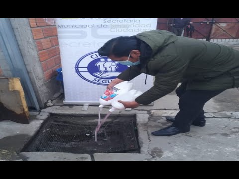 Importante decomiso de bebidas adulteradas en El Alto, proceden al deshecho
