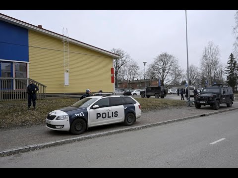 Un menor fallecido y dos heridos en tiroteo en escuela secundaria de Finlandia