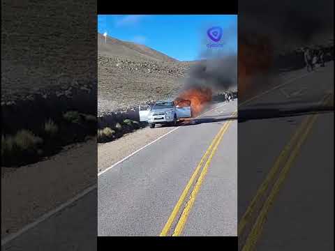 Se incendio una camioneta en la cuesta de Lipán en Jujuy, viajaba una familia chilena, no ha heridos