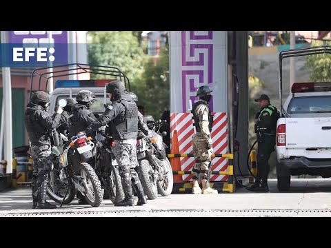 Militares custodian estaciones de combustible en Bolivia para evitar contrabando