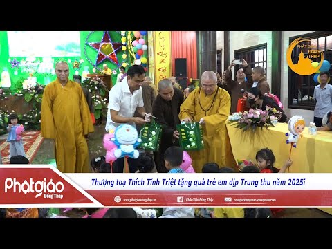 VIDEO: Thượng toạ Thích Tĩnh Triệt tặng quà trẻ em dịp Trung thu năm 2025