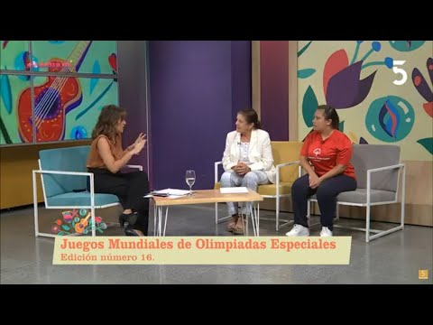 Aurora Saroba y Camila García Pose: Olimpiadas Especiales Uruguay | Basta de Cháchara | 21-03-2023