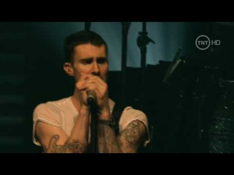 Maroon 5 - "Never Gonna Leave This Bed" (Live In Paris)
