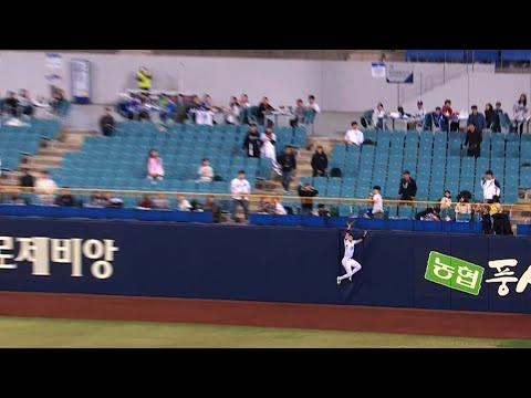 펜스 수비의 달인 삼성 김현준 점프 캐치 ㄷㄷ  | 4.2 | 2024 신한 SOL뱅크 KBO 리그 | KBO 모먼트 | 야구