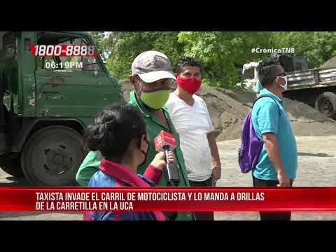Imprudente taxista se pasea en un motorizado en la UCA – Nicaragua