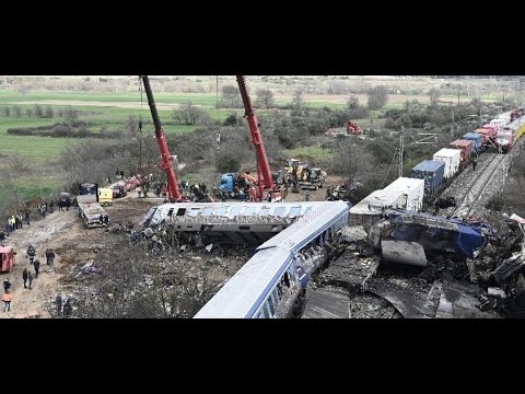 Choque de dos trenes deja casi 40 personas muertas en Grecia