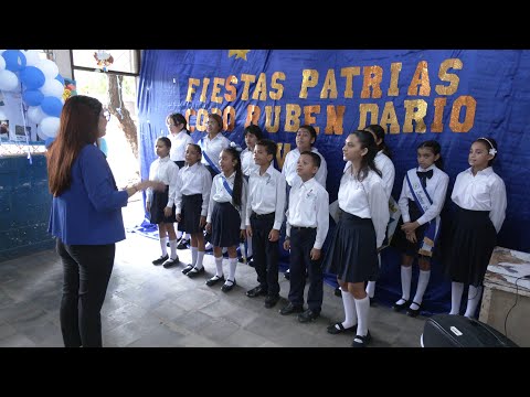 Estudiantes brindan concierto simultáneo en saludo al mes de la patria