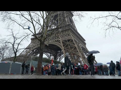 Quatrième jour de grève à la tour Eiffel, la mairie de Paris ciblée | AFP