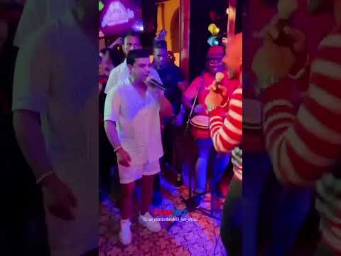 Tito el Bambino VISITÓ CUBA y así CANTÓ en el restaurante La Vitrola de La Habana