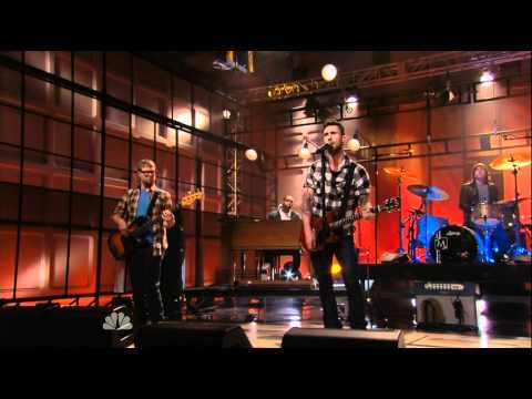Maroon 5 never gunna leave this bed (the tonight show 17 01 11)HD