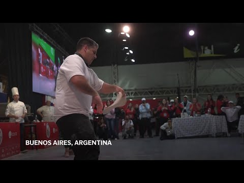 Pizza chefs compete in dough acrobatics in Argentina