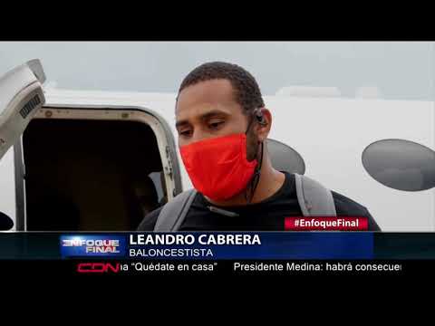 Aeronaves de Gonzalo traen al país dos baloncestistas que estaban varados en El Salvador