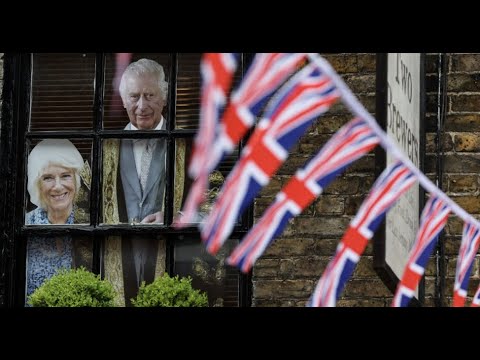 À Londres, les commerçants surfent sur le couronnement