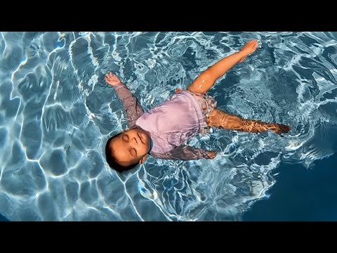 ¿Los bebés pueden salvarse a sí mismos si se están ahogando?