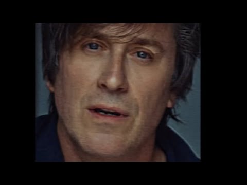 Thomas Dutronc fait une surprise à ses fans et rend un nouvel hommage à sa mère Françoise Hardy