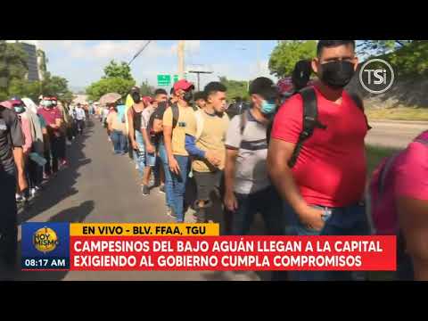 Campesinos llegan a protestar a casa presidencial
