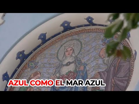 Una verdadera JOYA azul, que data de 1913 y hace recordar a Gaudí en plena Bratislava