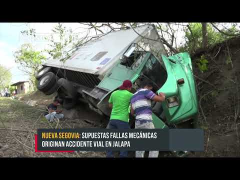Supuestas fallas mecánicas provocan vuelco en Jalapa - Nicaragua