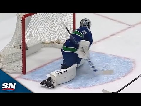 Canucks Thatcher Demko Receives Standing Ovation After Unbelievable Glove Save