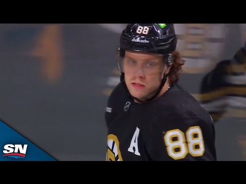 Pavel Zacha Finds David Pastrnak With Beautiful No-Look Feed vs. Maple Leafs