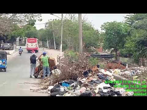 ¡Inescrupulosos! Informales botan basura en el sector conocido como CAI del barrio Soledad 2000
