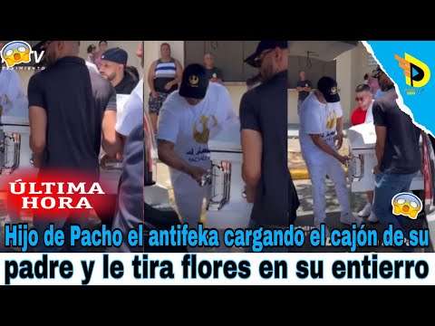 Hijo de Pacho el antifeka cargando el cajón de su padre y le tira flores en su entierro