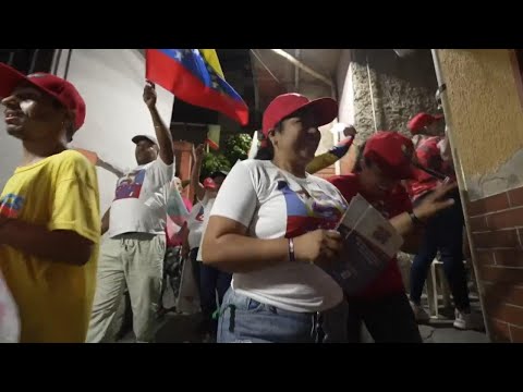 Venezuelan opposition, government supporters make final push for support ahead of elections