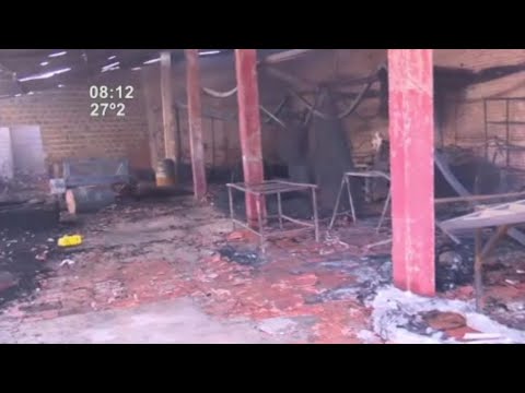 Fábrica de colchones ardió en Capiatá