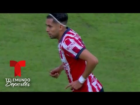 Ricardo Marín acerca a Chivas con su gol para poner el 1-3 | Telemundo Deportes