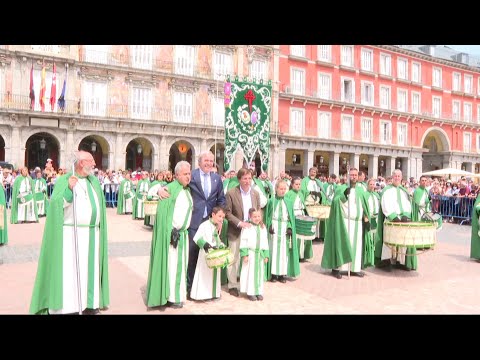 La Tamborrada de Resurrección pone punto y final a la Semana Santa madrileña