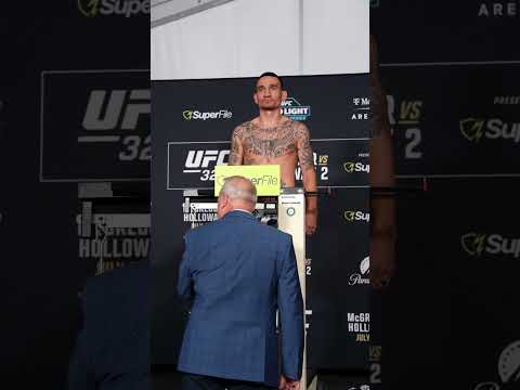 Max Holloway makes weight! #ufc329