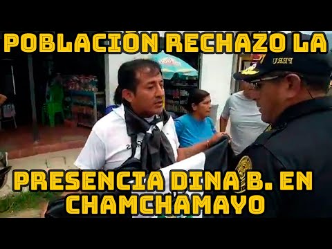 MANDO POLICIAL QUIT4 BANDERA DE MANIFESTANTES CONTRA DINA BOLUARTE EN SAN RAMON CHANCHAMAYO