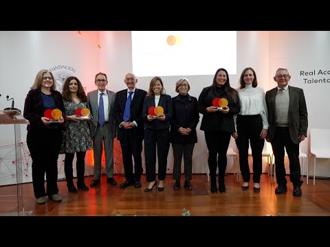 Los Premios al Joven Talento Científico femenino que reconocen a la mujer científica en España