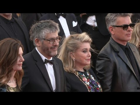 Cannes: Catherine Deneuve et Chiara Mastroianni sur le tapis rouge de Marcello Mio | AFP Images
