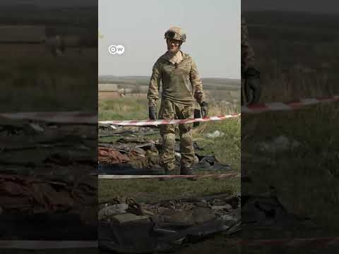 En busca de cadáveres en el frente de batalla en Ucrania