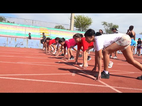 Inauguran festival escolar de atletismo con estudiantes de secundaria
